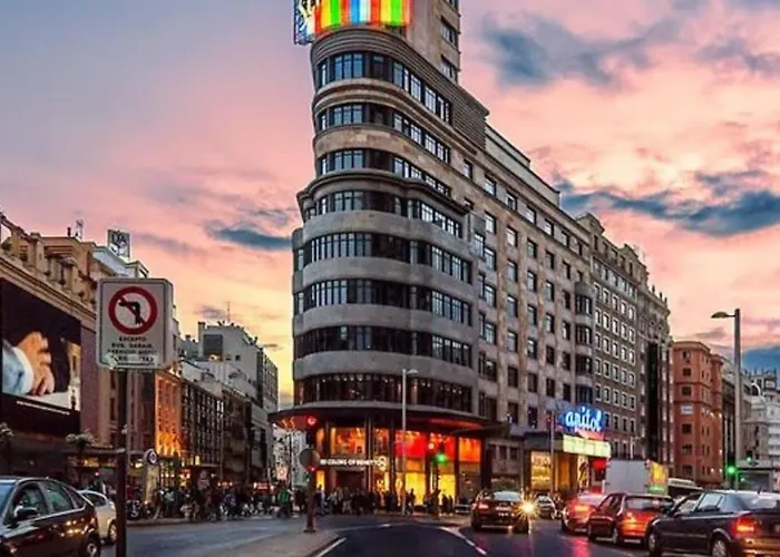 Alegria Urbana Cerca De Calle Alcala